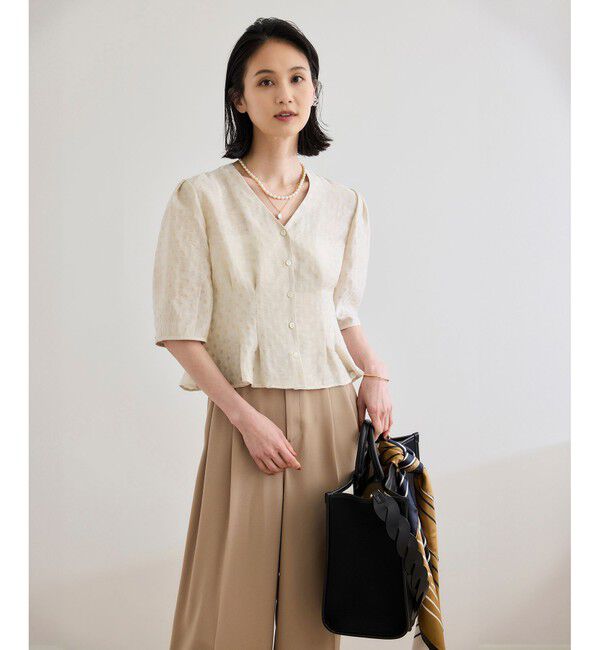 ROPE「【洗える・羽織にもなる】Vネック5分袖パフスリーブブラウス」|シャツ・ブラウス|