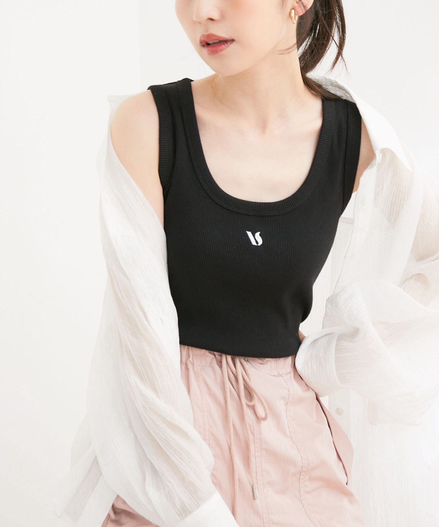 VIS「【洗える】フロントロゴ刺繍タンクトップ」|タンクトップ|ブラック(01)