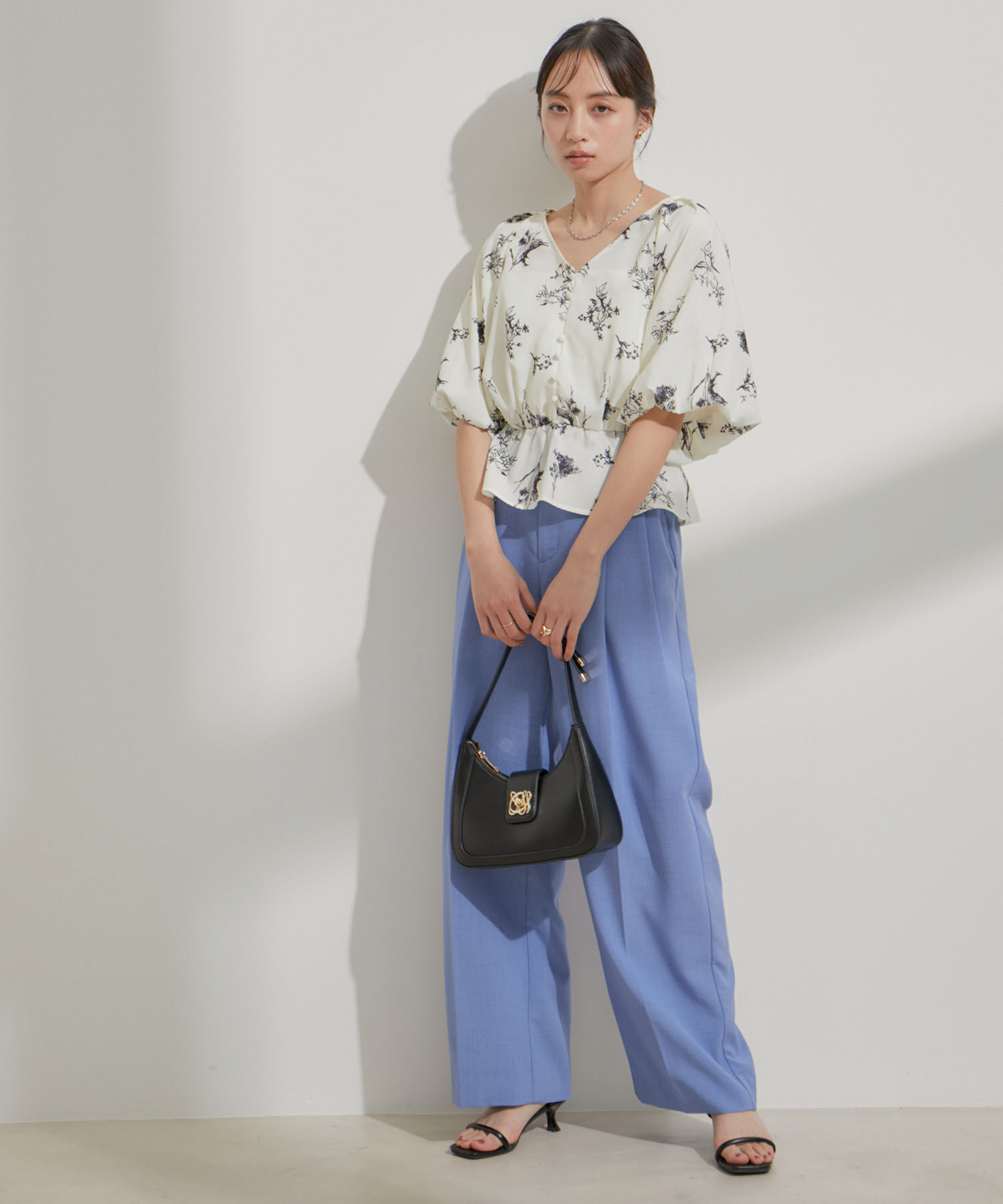 VIS「バルーンスリーブVネックブラウス」|シャツ・ブラウス|