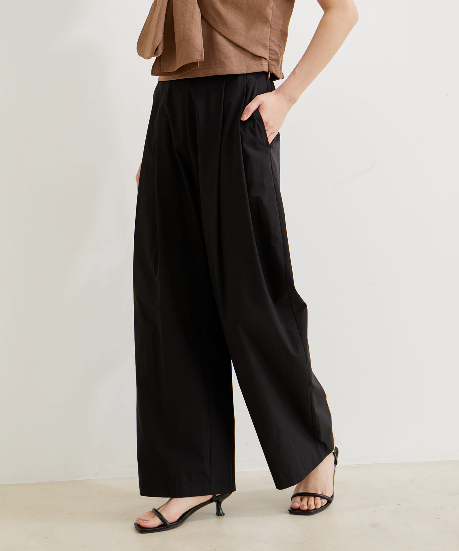 VIS「【洗える】タックギャザーパンツ」|その他|ブラック(01)