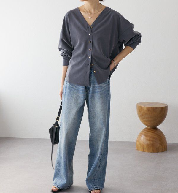  「【女性らしい抜け感】メタルボタンノーカラーブラウス」|シャツ・ブラウス|