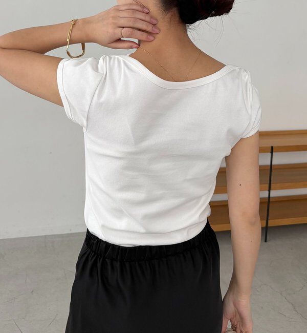  「【Tシャツが苦手な方にも◎】1ポイントボートネックTシャツ」|Tシャツ・カットソー|