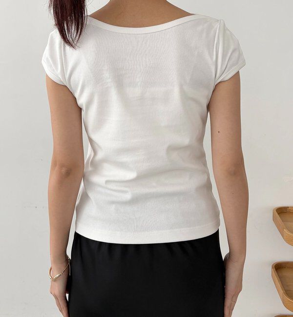  「【Tシャツが苦手な方にも◎】1ポイントボートネックTシャツ」|Tシャツ・カットソー|