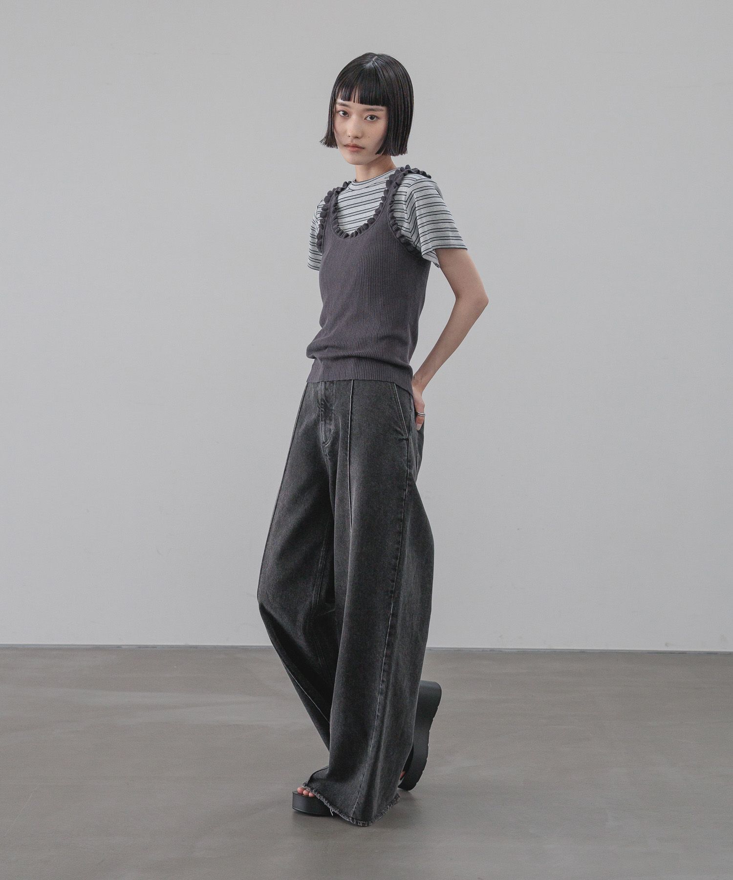 LOWRYS FARM「フリルニットタンク」|ニット・セーター|