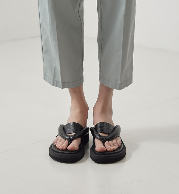 alfredoBANNISTER「＜クロコ型押し＞【WRAP SHOES】ボリュームソール雪駄 トングサンダル」|サンダル|