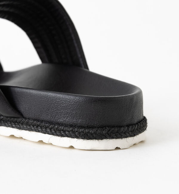 AU BANNISTER「【販売店舗限定】クッションベルトフットベットサンダル」|サンダル|