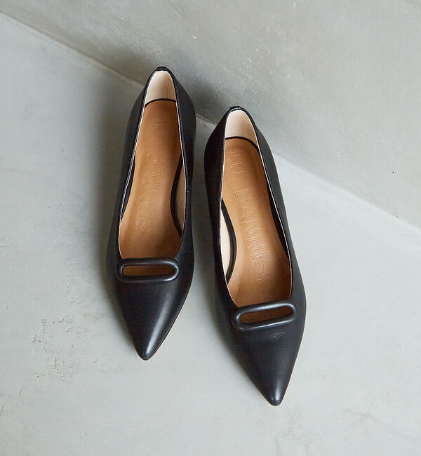 AU BANNISTER「オーバルモチーフパンプス」|パンプス|ブラック