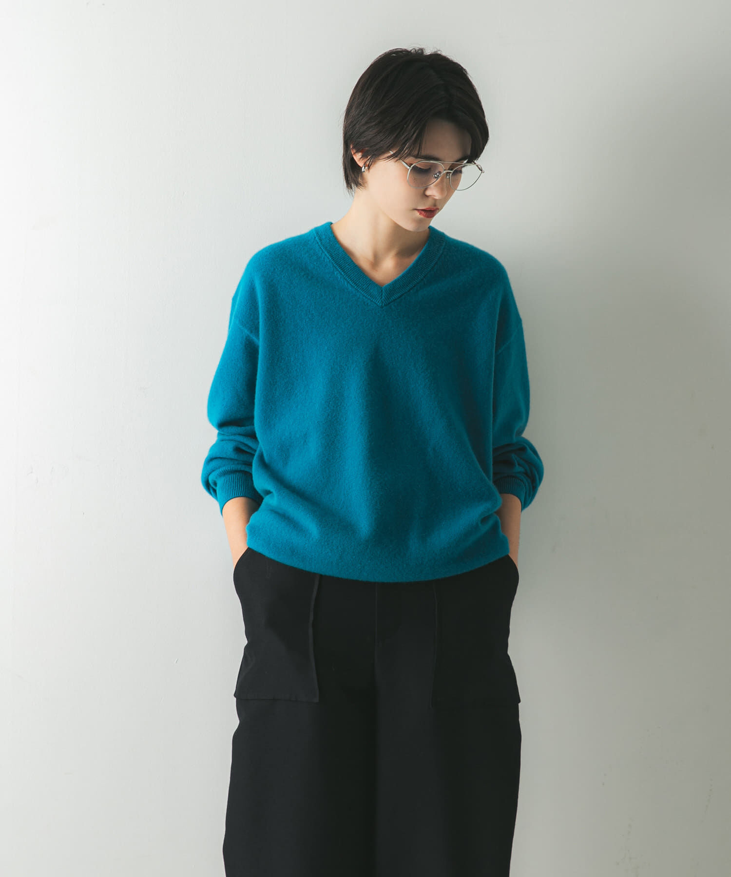 URBAN RESEARCH「ウール100 Vネックルーズソフトニット」|ニット・セーター|