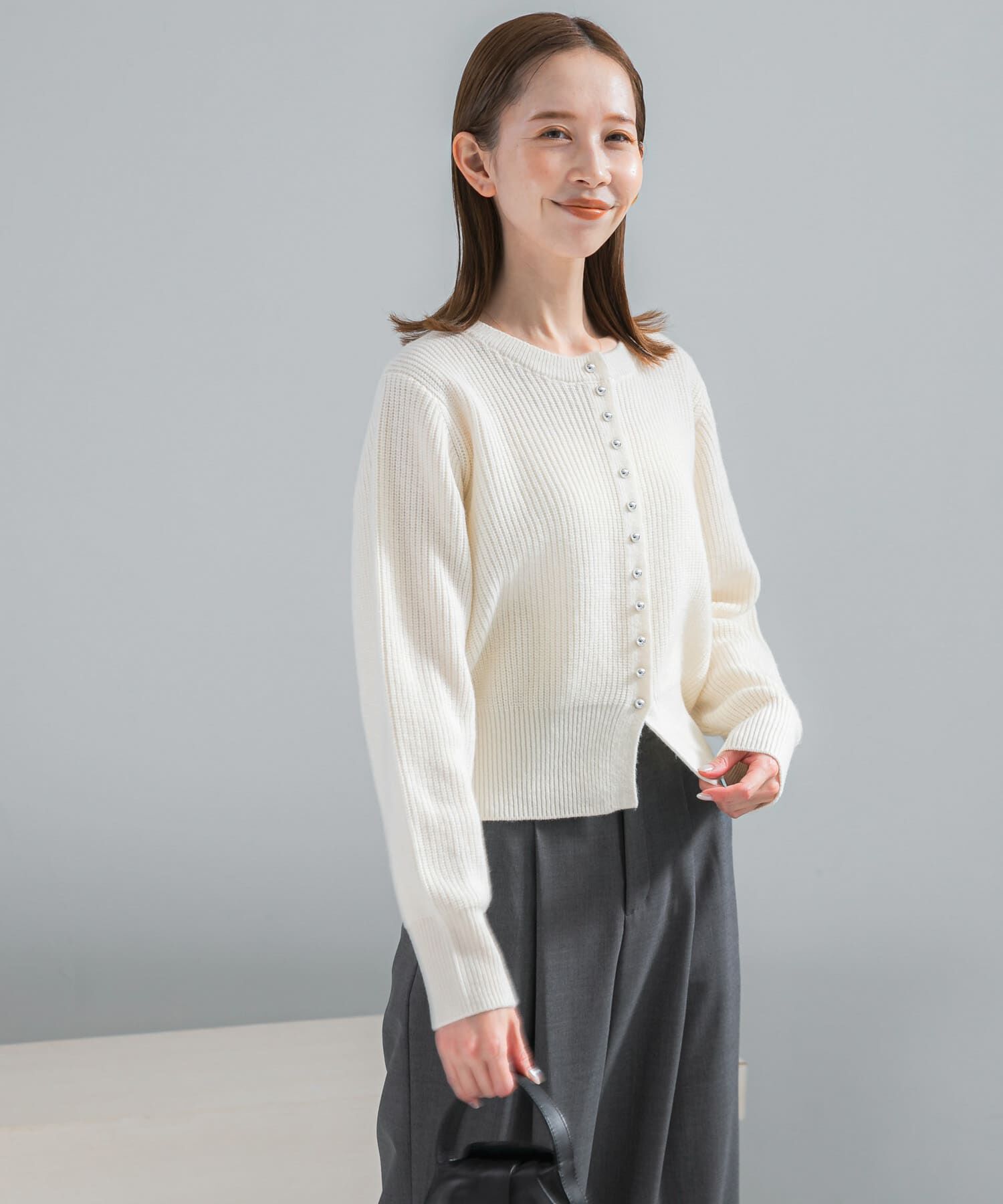 URBAN RESEARCH ROSSO「ボタンデザインニットプルオーバー」|カーディガン|ホワイト