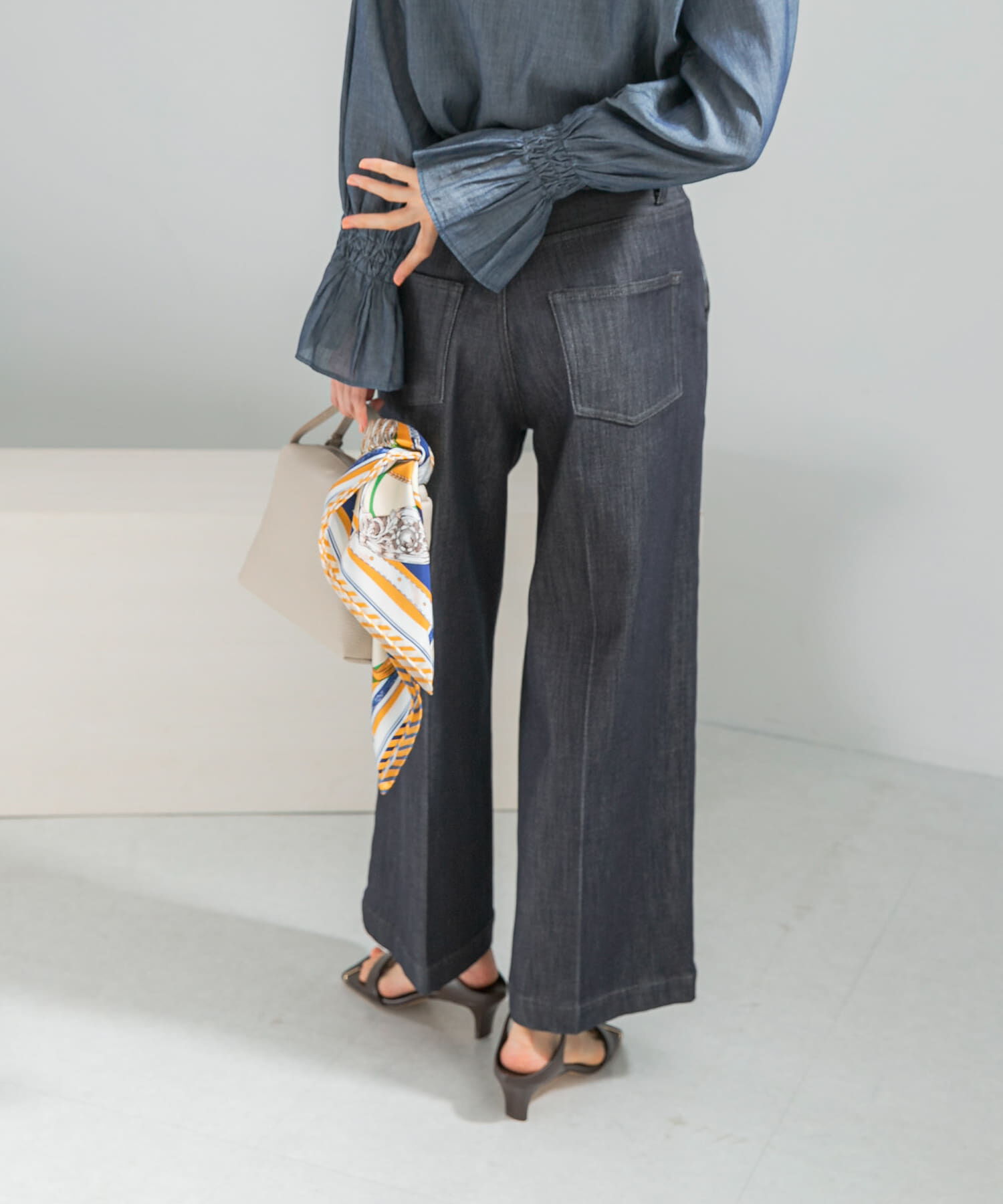 URBAN RESEARCH ROSSO「ピンタックストレッチワイドデニムパンツ」|デニム|