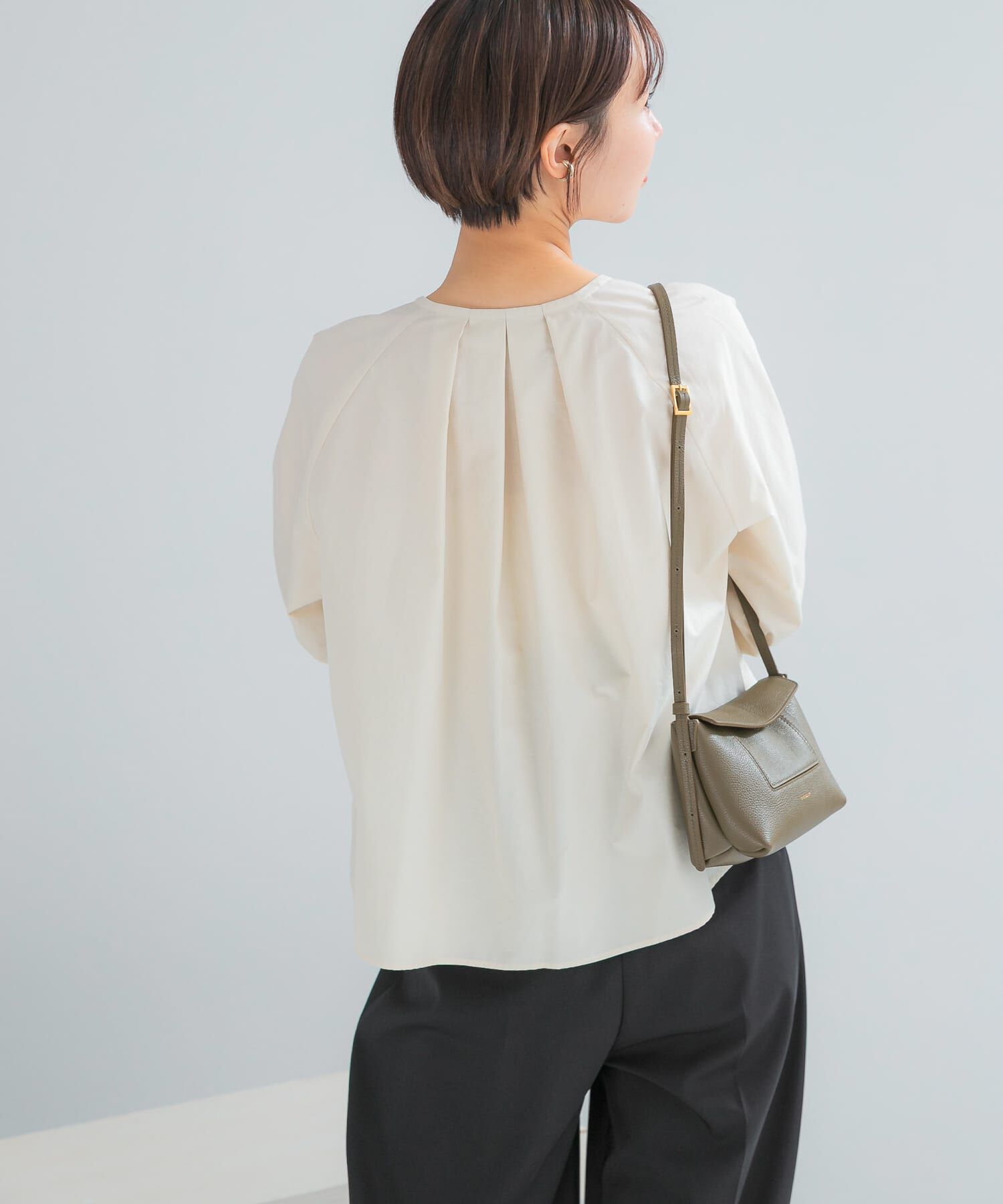 URBAN RESEARCH ROSSO「タックボリュームショートシャツブラウス」|シャツ・ブラウス|