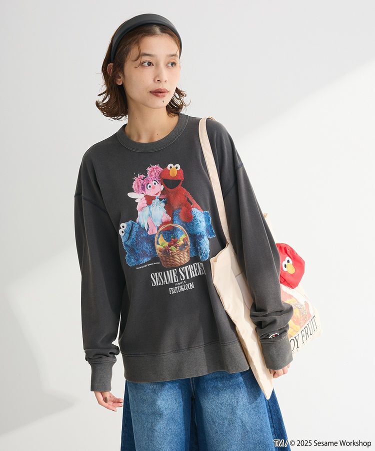 Green Parks「セサミストリートミーツフルーツオブザルーム スウェット」|スウェット・ジャージ|Charcoal Gray