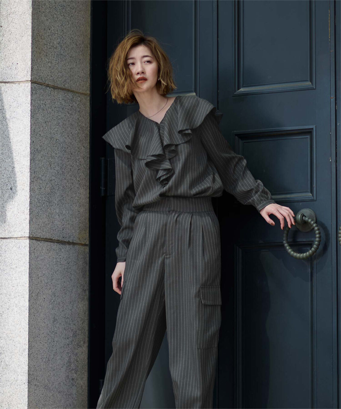 ur's「Vネックラッフルブラウス」|シャツ・ブラウス|