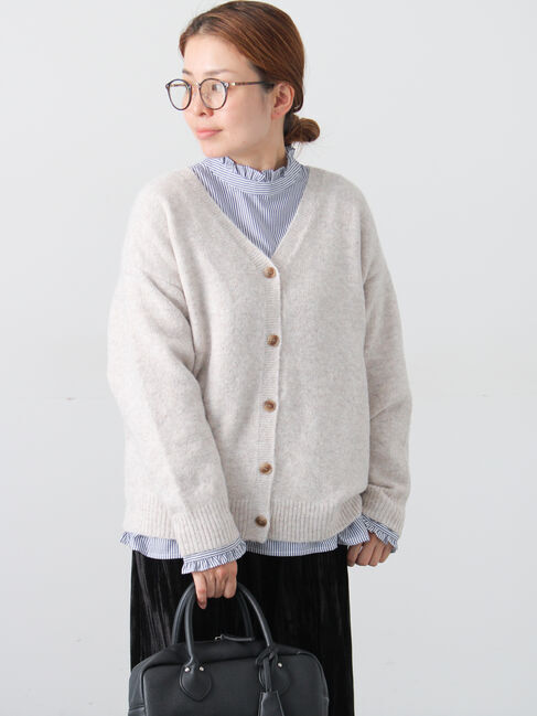 Lugnoncure「ウール混ふわふわVネックカーディガン」|カーディガン|ベージュ