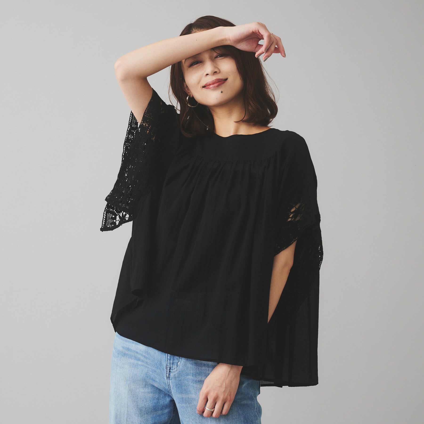 UNTITLED「【Liyoca】コットンシフォン ギャザーブラウス」|シャツ・ブラウス|ブラック(019)