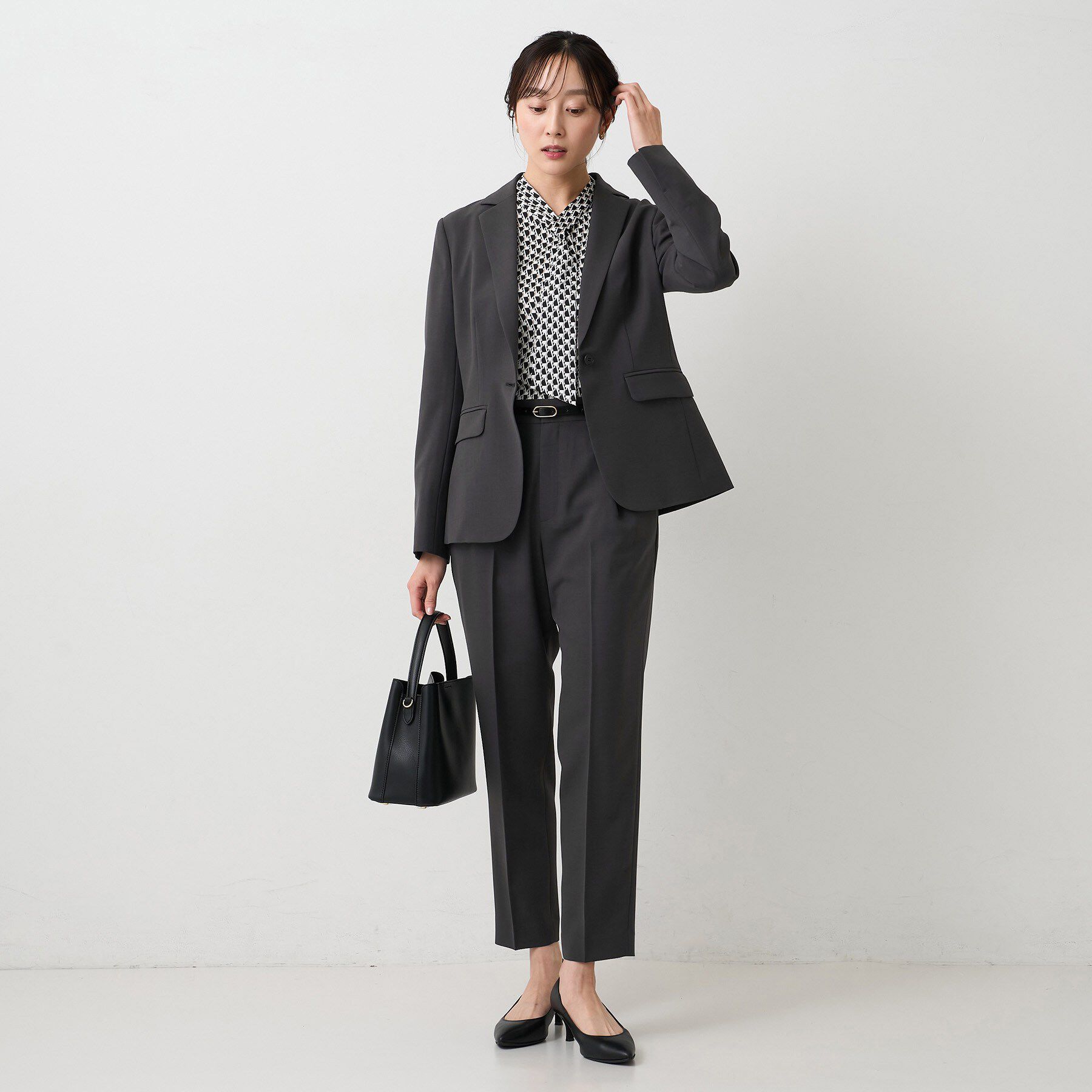 UNTITLED「【洗える/仕事着/スーツ】エアリータックテーパードパンツ」|その他|