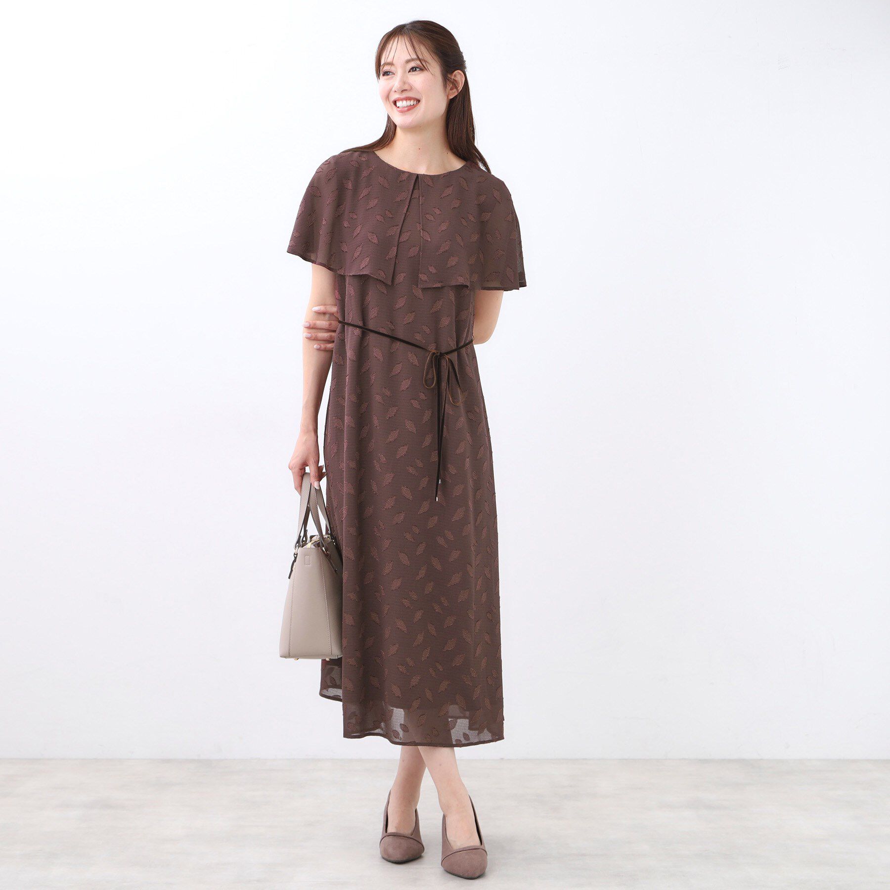 Reflect「【撥水／二の腕カバー／付属リボン付き】ケープデザインノースリーブワンピース」|ワンピース|