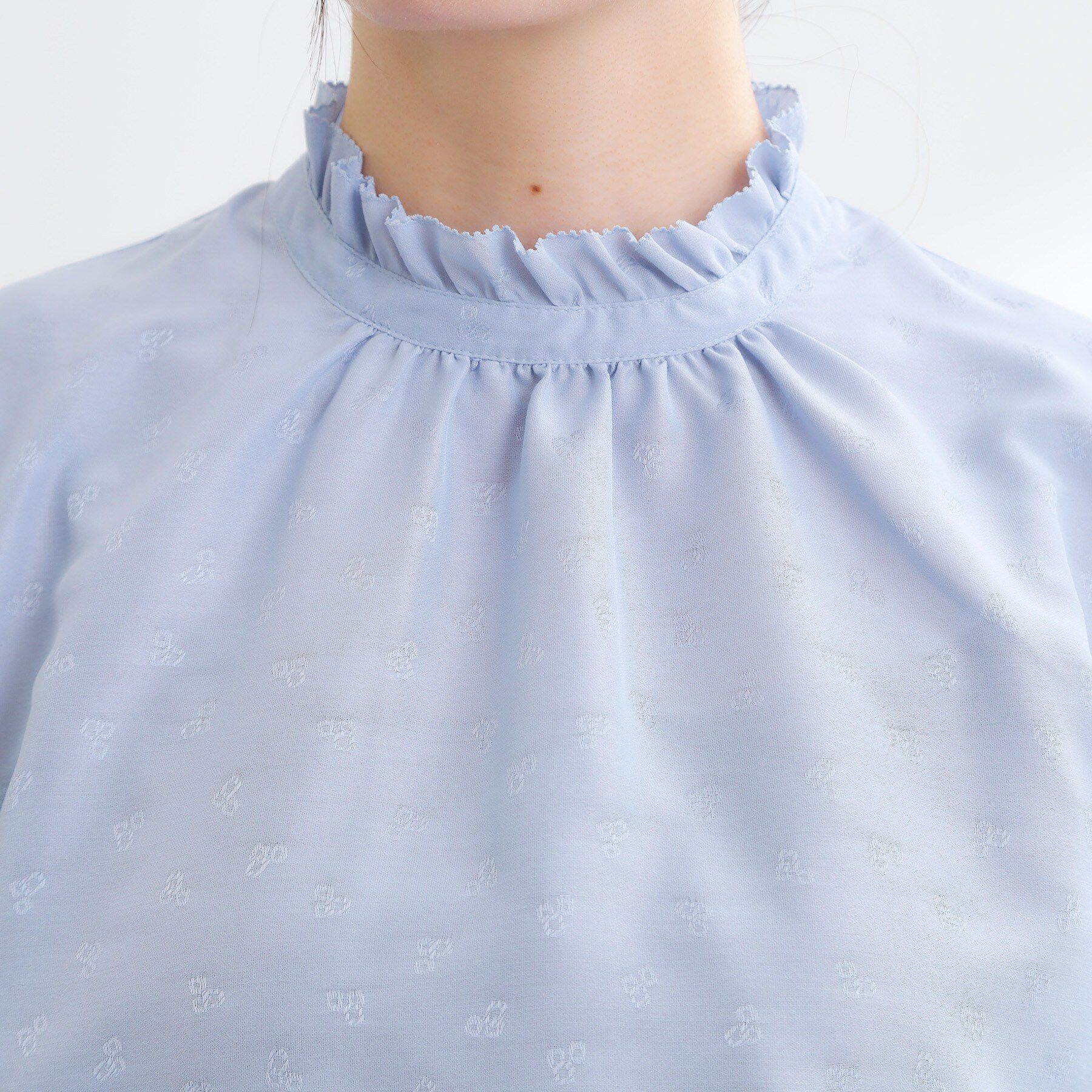 Reflect「フリルネックサテンジャカードブラウス」|シャツ・ブラウス|