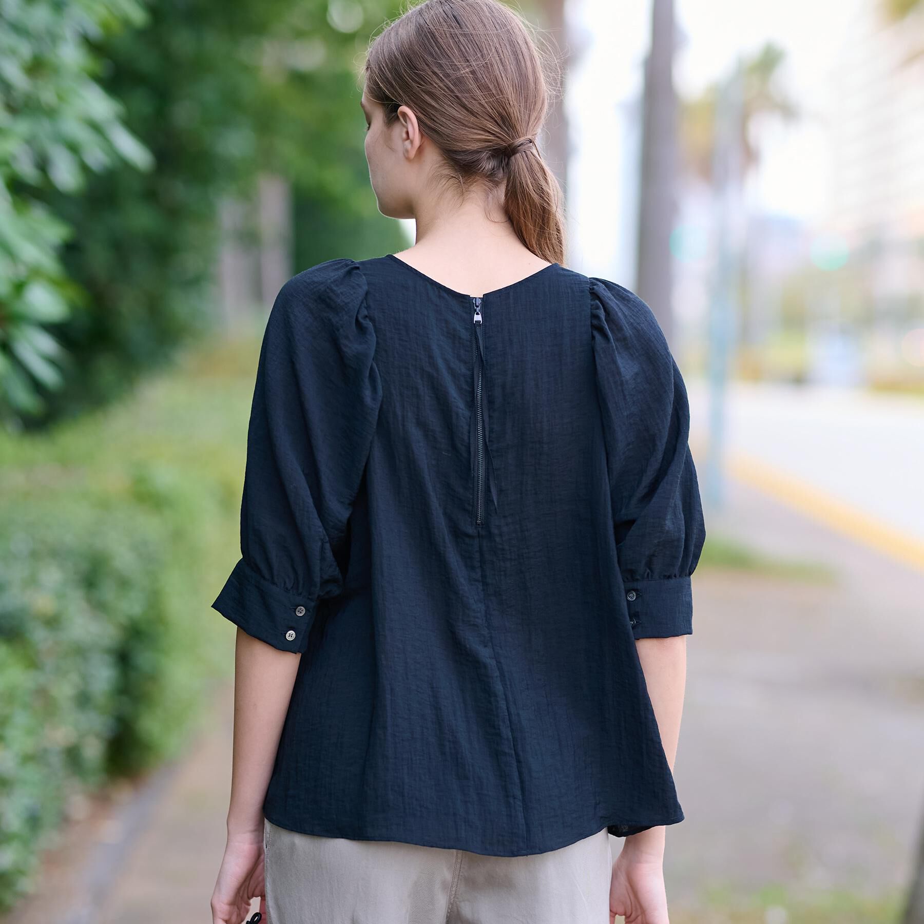 DRESSTERIOR「【洗える/清涼感】ボリュームスリーブバックジップブラウス」|シャツ・ブラウス|