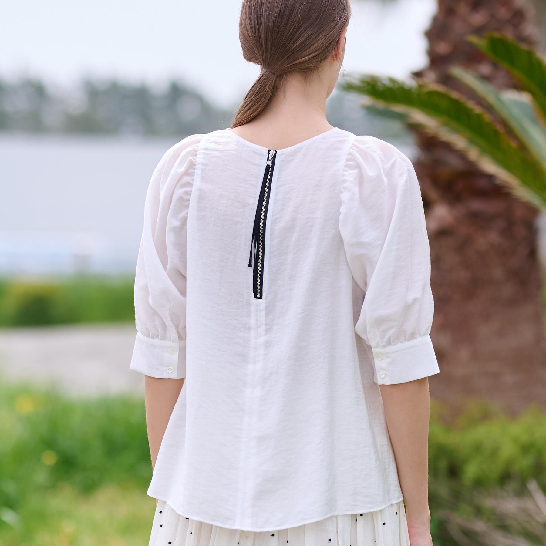 DRESSTERIOR「【洗える/清涼感】ボリュームスリーブバックジップブラウス」|シャツ・ブラウス|