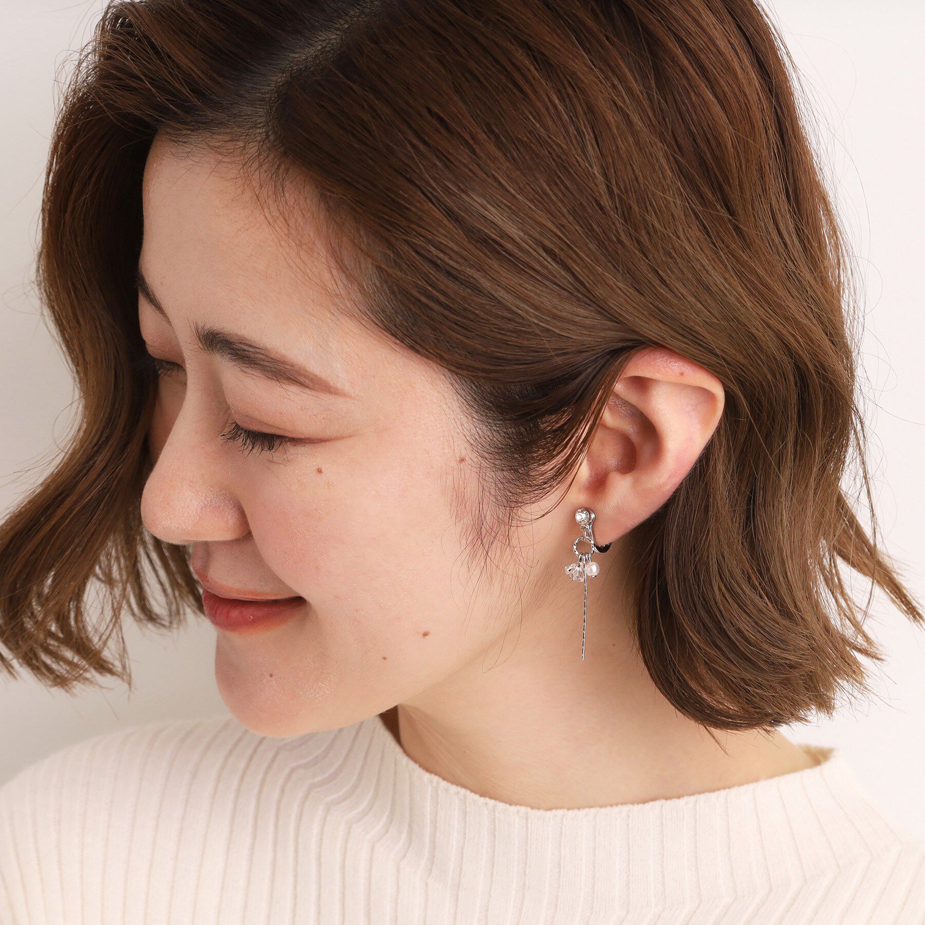 grove「【痛くなりにくい】パール調ビジューイヤリング」|イヤリング|