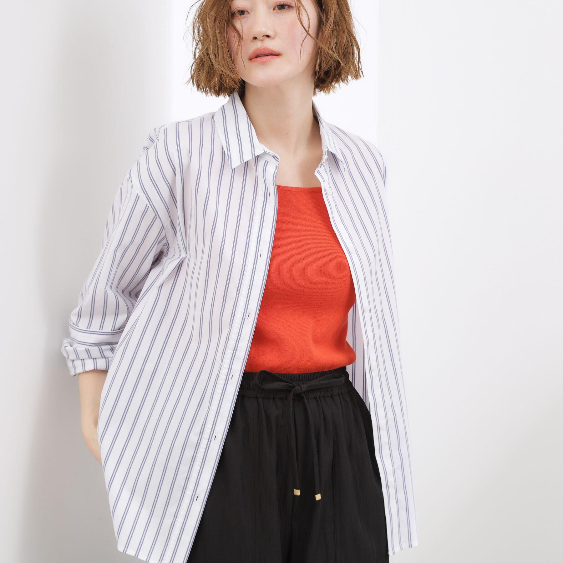 grove「【貴島明日香さん着用】一度着たら手放せない、驚きの伸びを備えたコットンナイロンストレッチシャツ」|シャツ・ブラウス|