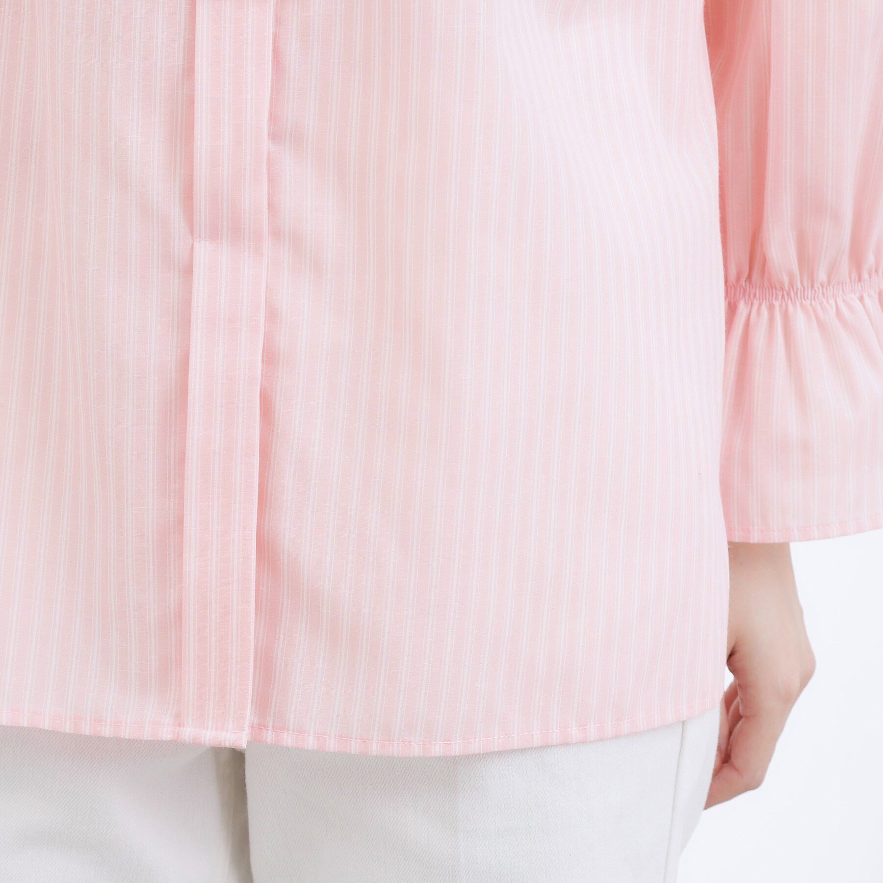 grove「【貴島明日香さん着用／イージーケア／接触冷感】麻ブレンドスタンドギャザーシャツ」|シャツ・ブラウス|