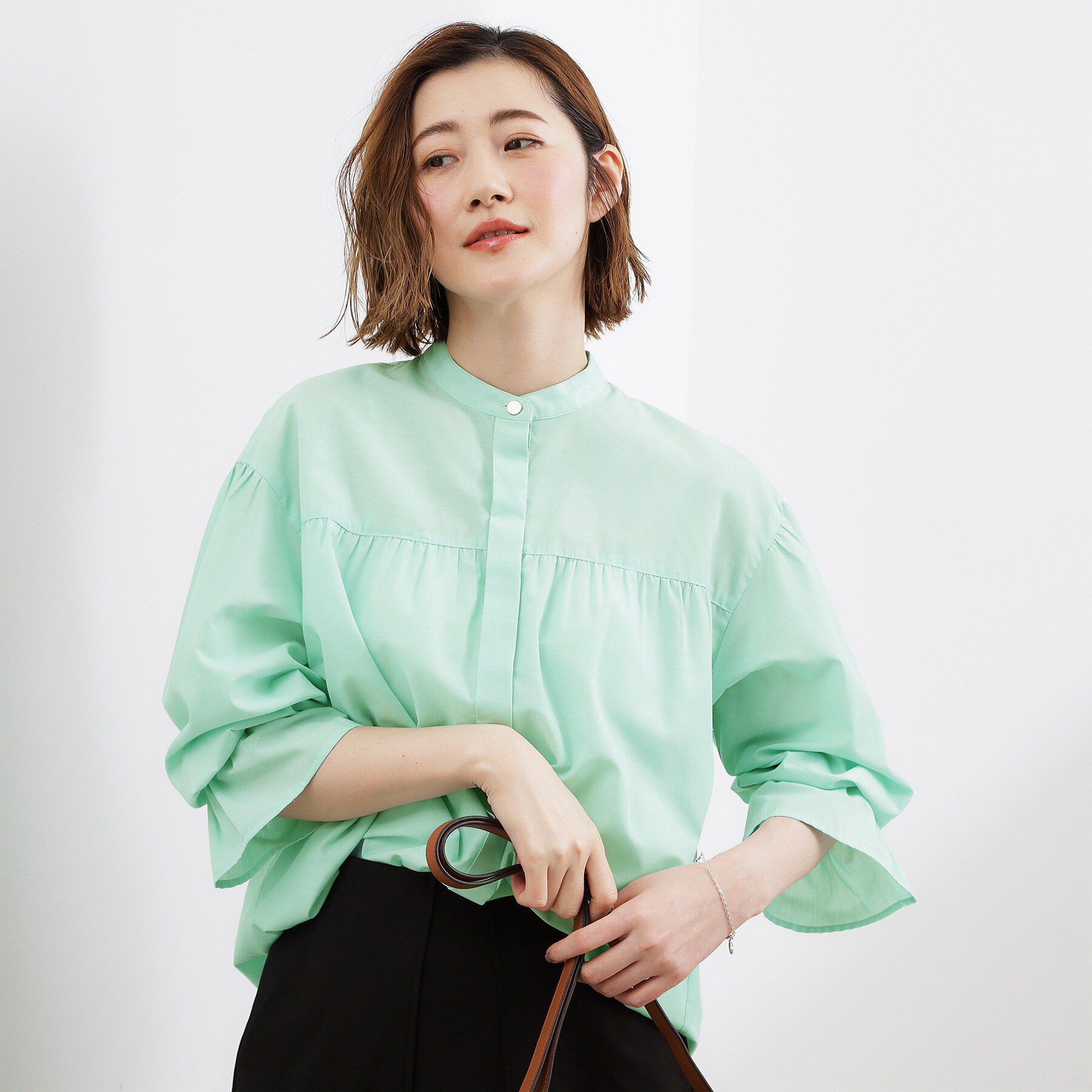 grove「【貴島明日香さん着用／イージーケア／接触冷感】麻ブレンドスタンドギャザーシャツ」|シャツ・ブラウス|ミントグリーン(02