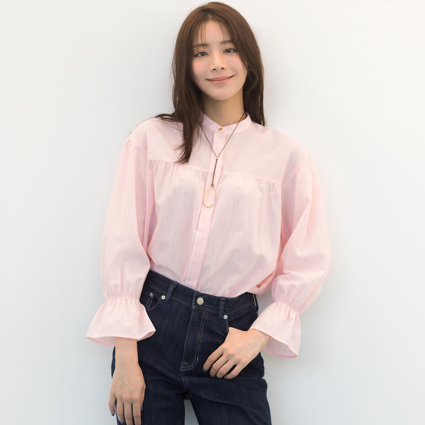 grove「【貴島明日香さん着用／イージーケア／接触冷感】麻ブレンドスタンドギャザーシャツ」|シャツ・ブラウス|