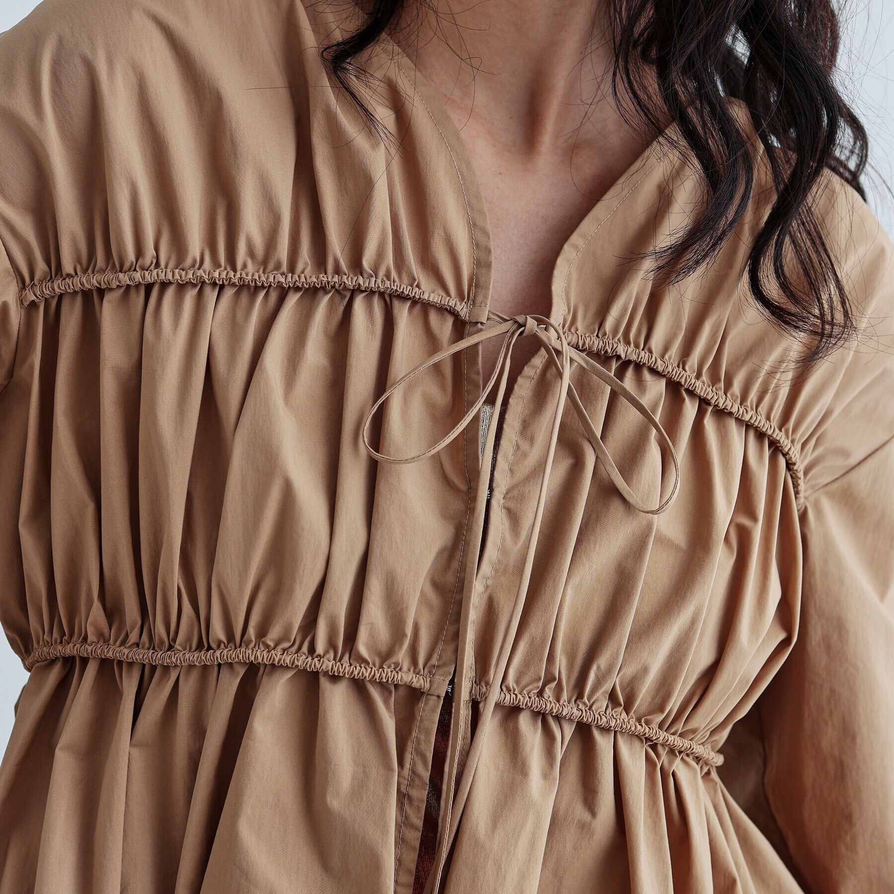 GALLEST「シャーリングギャザーブラウス【フロントボタン/前開き】」|シャツ・ブラウス|