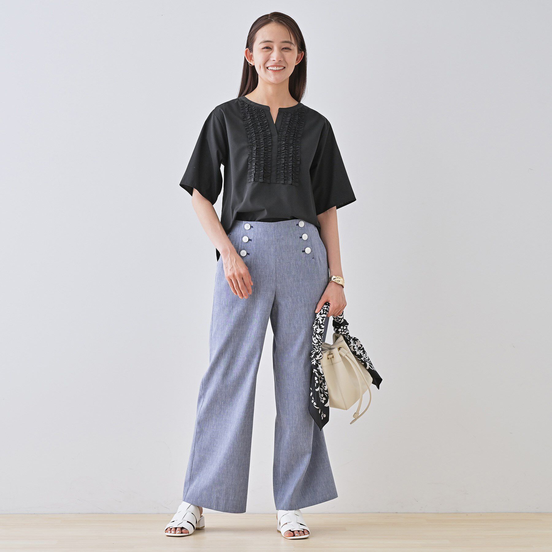 INDIVI「【洗える】胸元タックフリルブラウス」|シャツ・ブラウス|