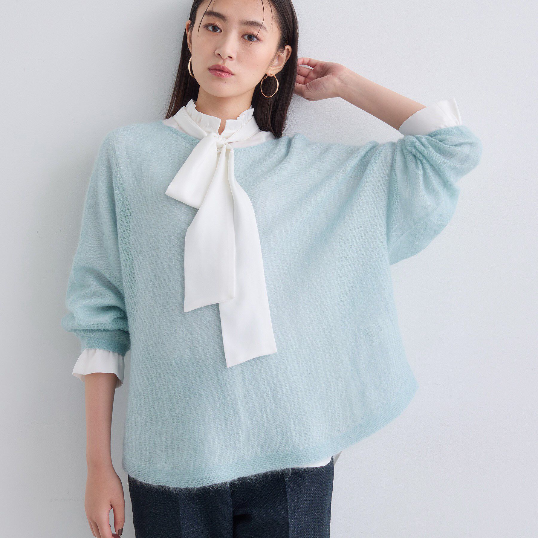 INDIVI「【キッドモヘヤ素材】ラウンドヘムニット」|ニット・セーター|サックスブルー(69