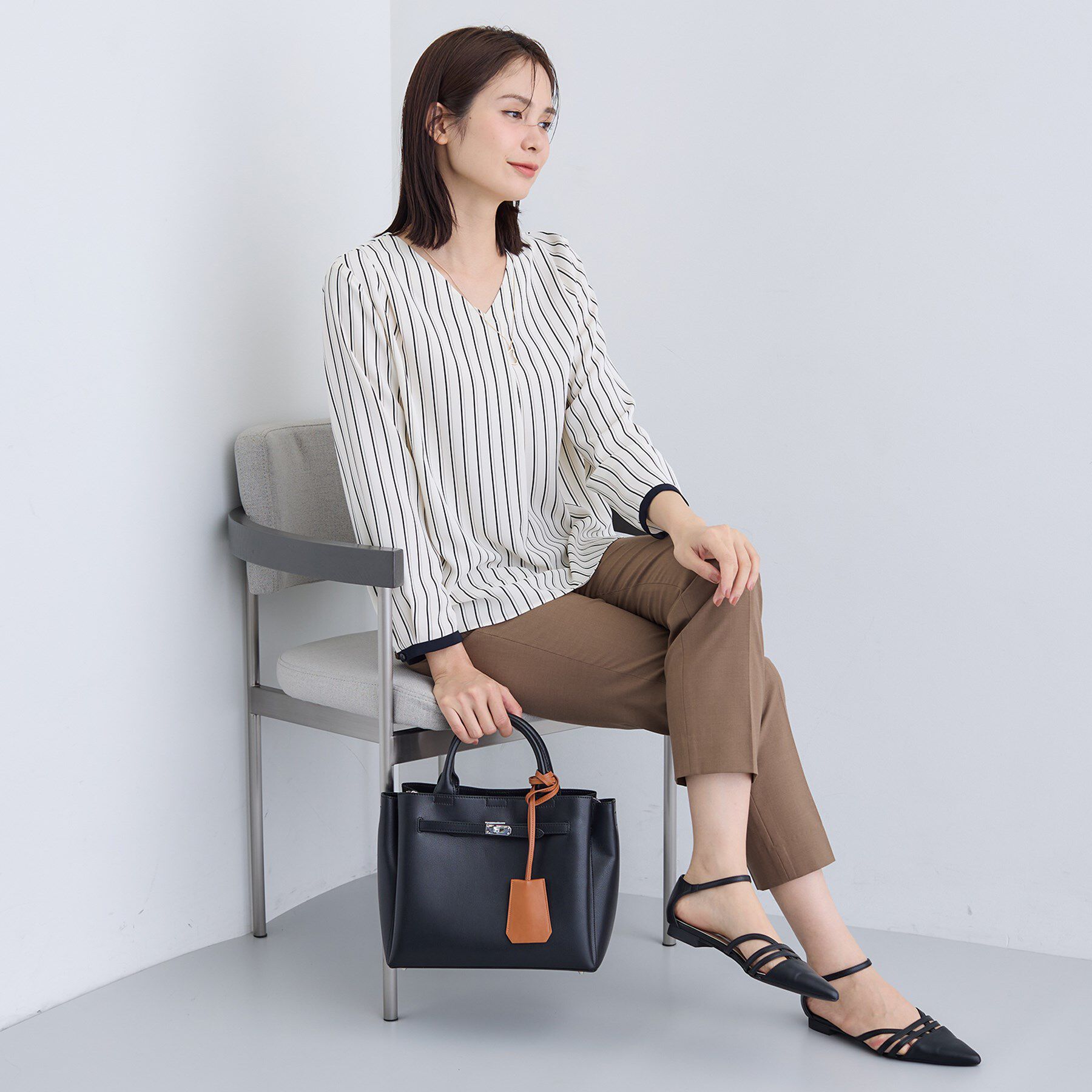 INDIVI「【通勤／イージーケア】Vネック ジョーゼットブラウス」|シャツ・ブラウス|