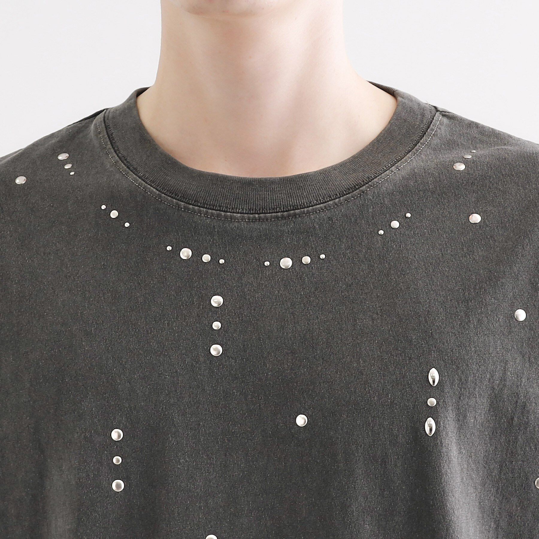 tk.TAKEO KIKUCHI「ヴィンテージライクスタッズTシャツ」|Tシャツ・カットソー|