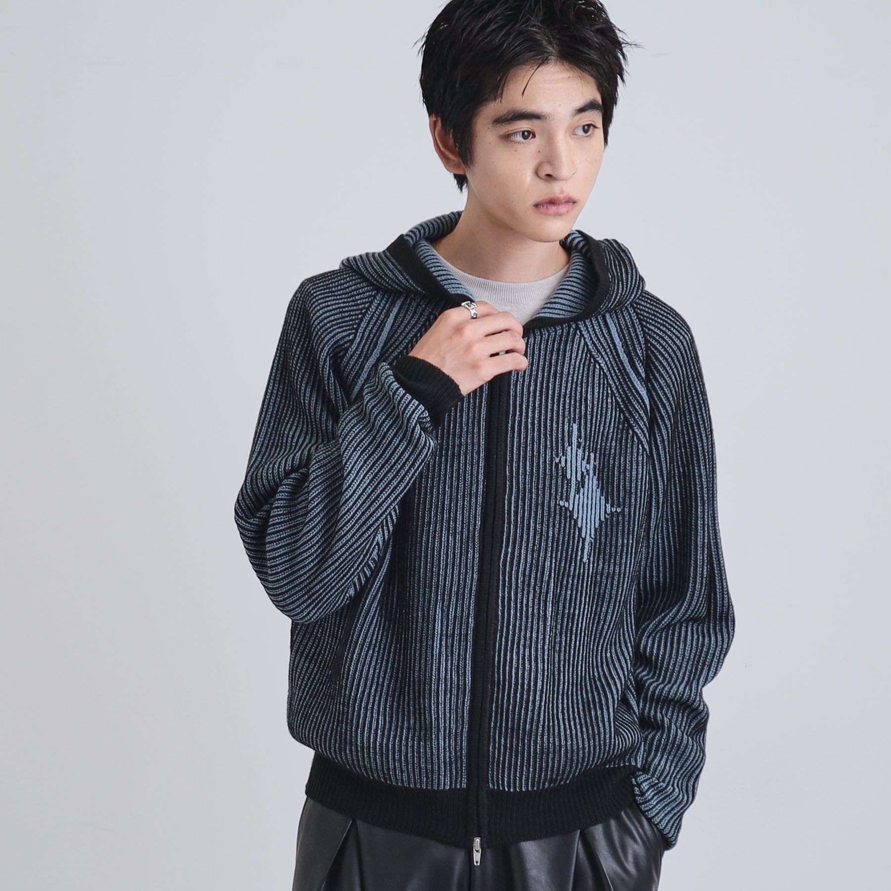 tk.TAKEO KIKUCHI「プレーティングブライトモチーフジップパーカー」|ニット・セーター|ブラック(019)