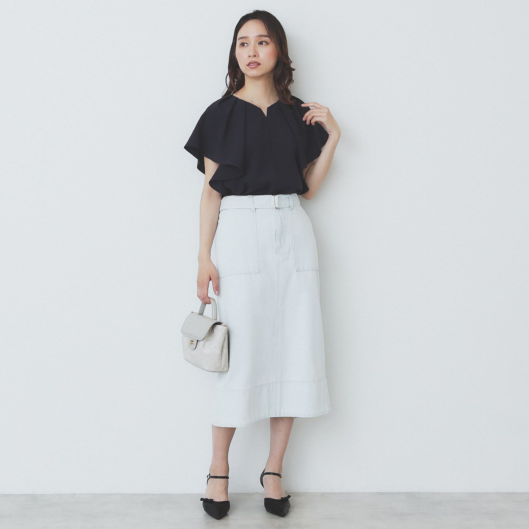 index「《7色展開/S-LLサイズ》フリルタックスリーブキーネックブラウス【吸水速乾/洗濯機可/イージーアイ」|シャツ・ブラウス|