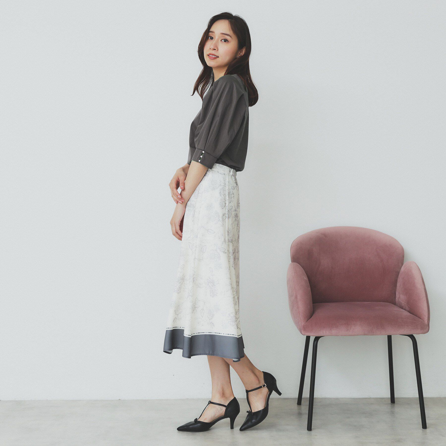 index「《5色展開》Vネックタックパフスリーブトップス【洗濯機洗い可/UVケア/接触冷感】」|Tシャツ・カットソー|