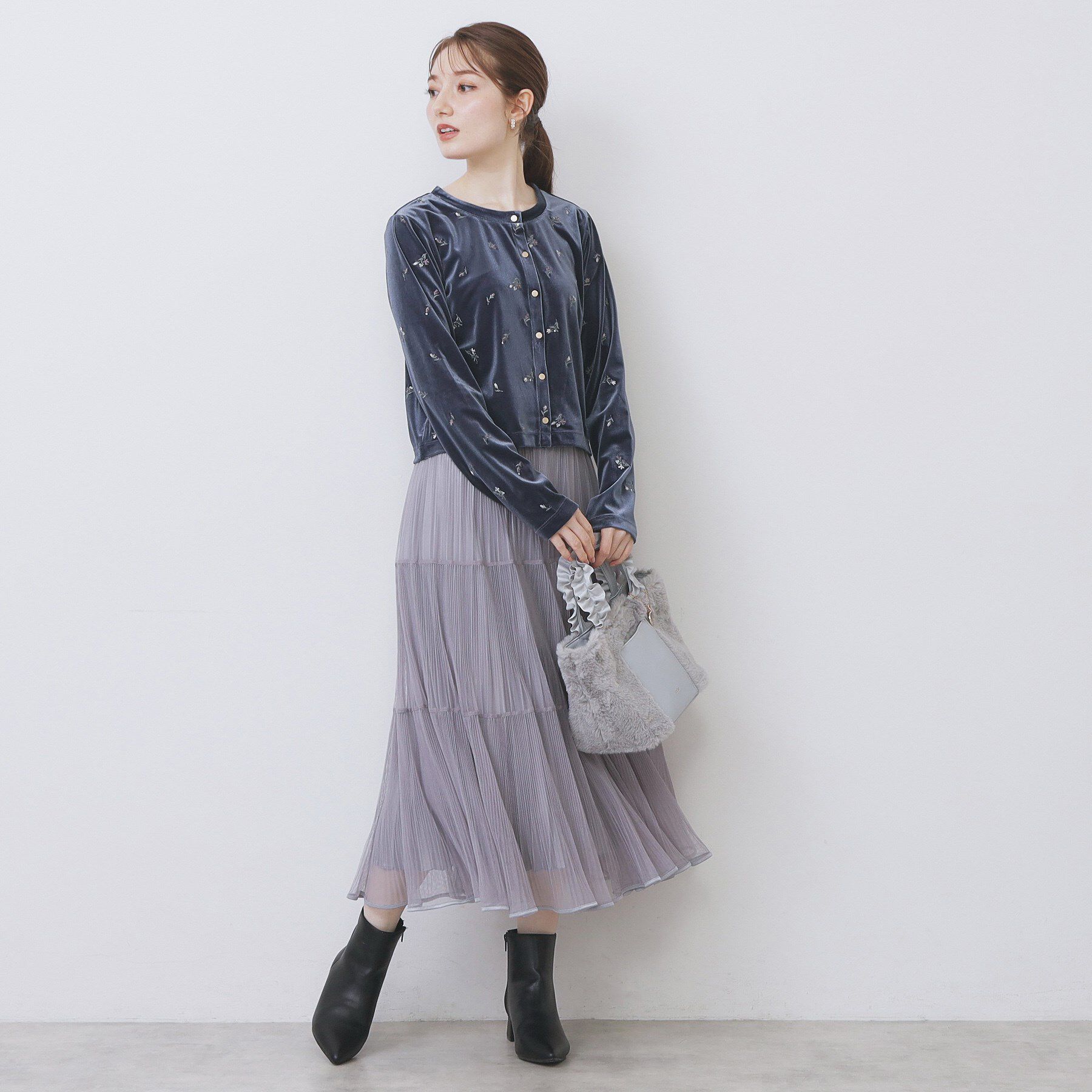 index「小花刺繍ベロアショートカーディガン【洗濯機OK】」|カーディガン|