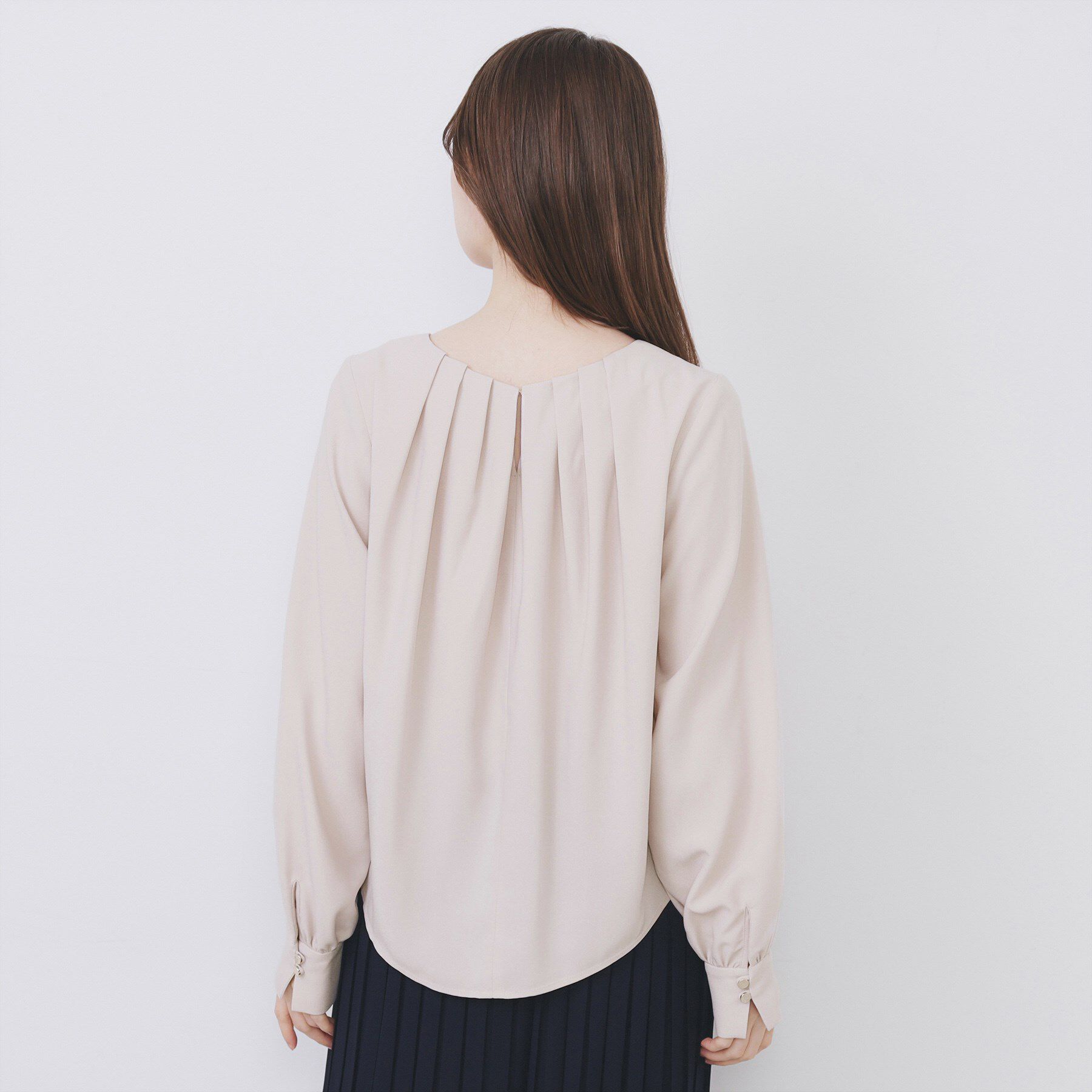 index「クルーネックタックブラウス【洗濯機OK/防シワ/イージーアイロン】」|シャツ・ブラウス|