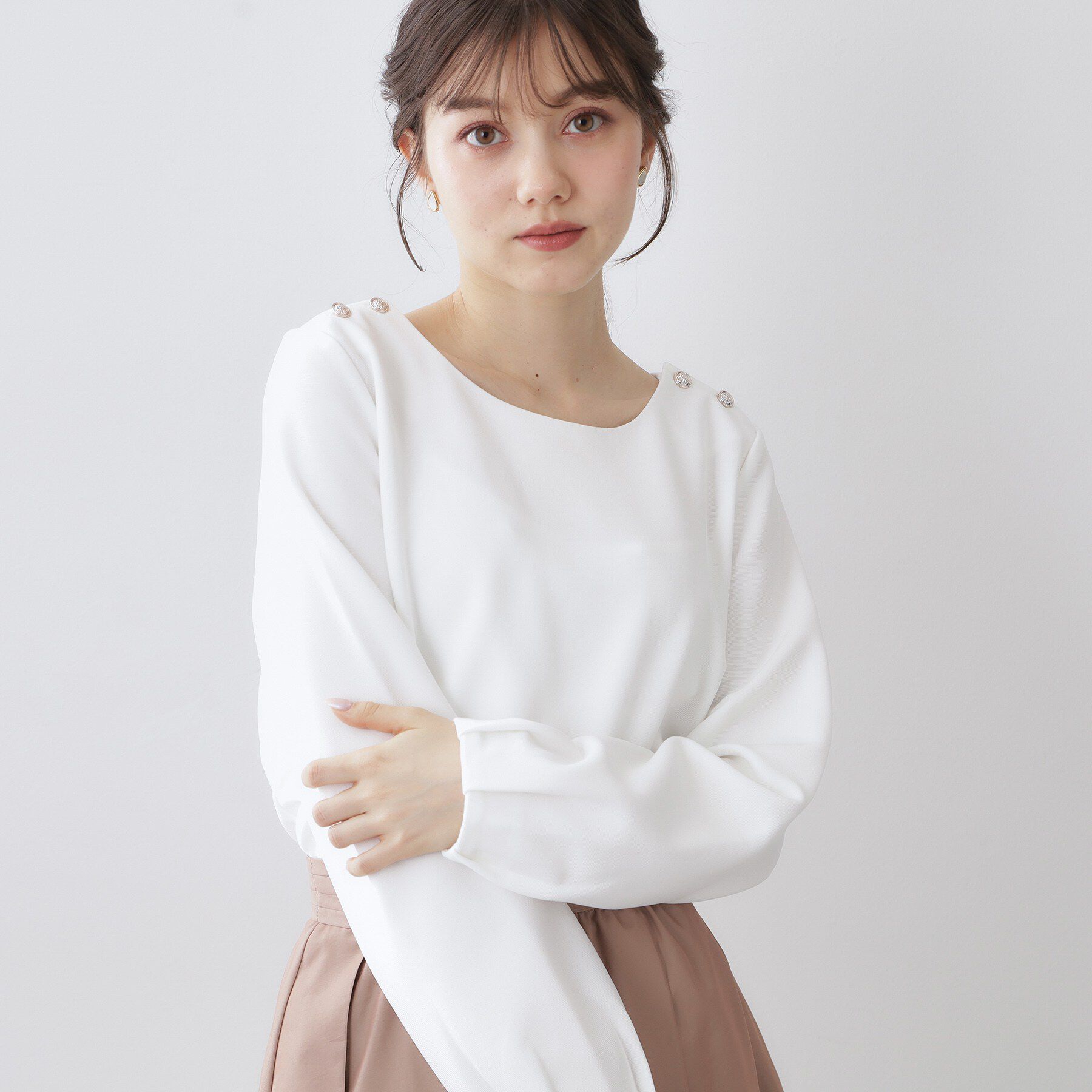 index「肩ボタンボートネックトップス【洗濯機OK】」|Tシャツ・カットソー|オフホワイト(003