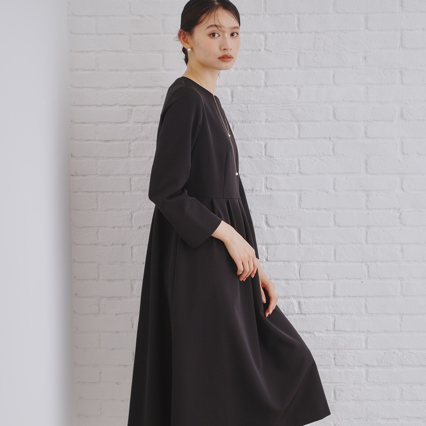 OPAQUE.CLIP「《通勤・セレモニー/セットアップ対応》タックフレアワンピース/ダブルクロス【洗濯機洗い可】」|ワンピース|