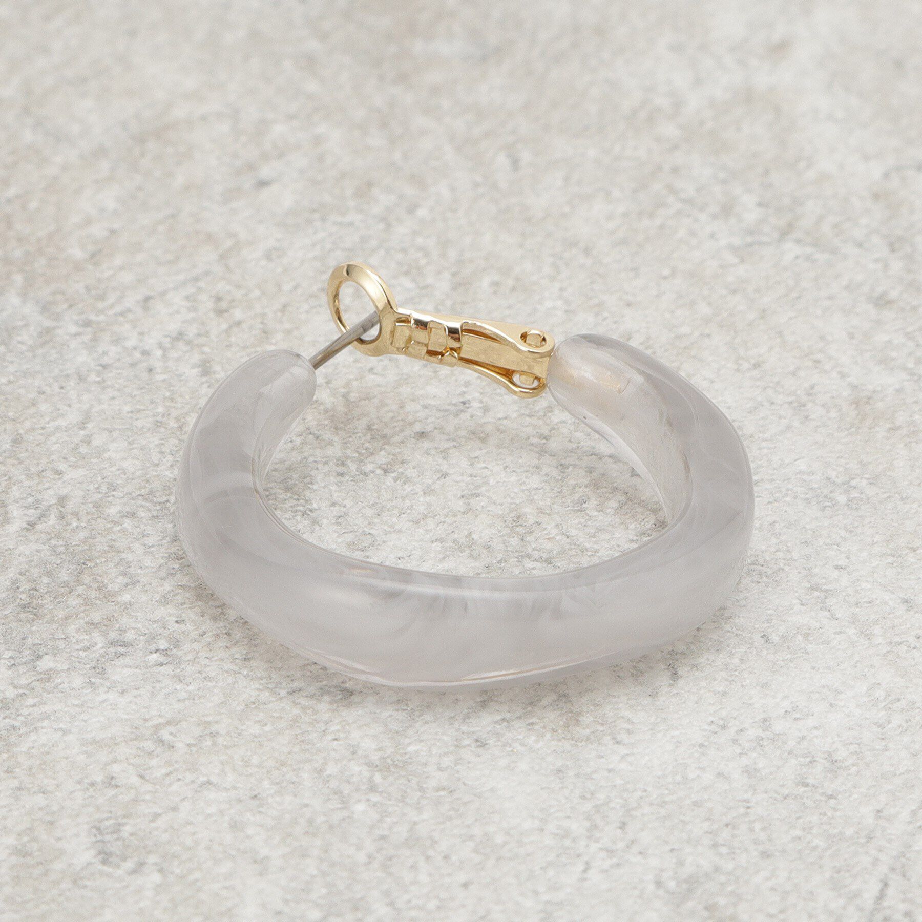 OPAQUE.CLIP「シアーカラーフープピアス」|ピアス|