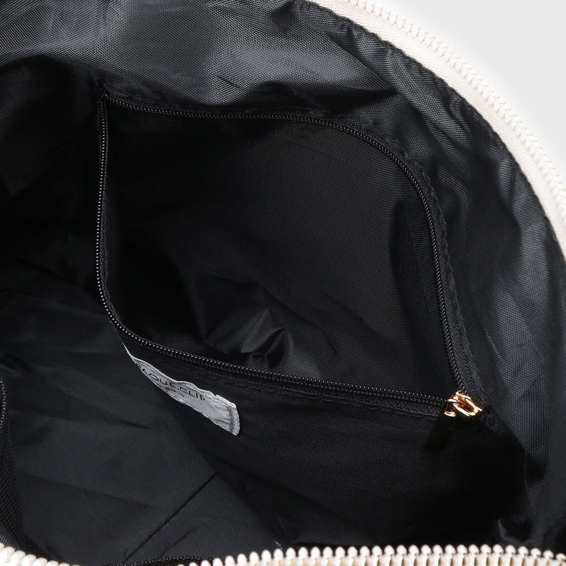 OPAQUE.CLIP「【軽量/撥水加工/多ポケット】ツイルミドルサイズムーンショルダーバッグ」|ショルダー・メッセンジャー|