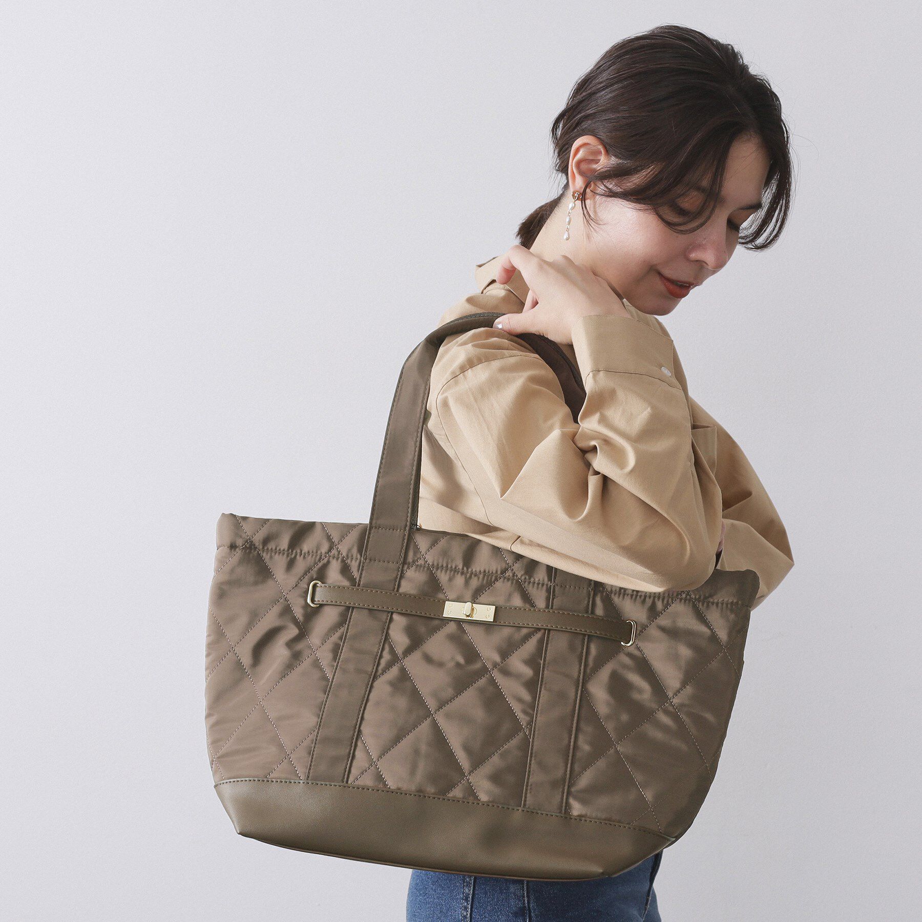 OPAQUE.CLIP「【A4サイズ対応】ダイヤキルティングスクエアビッグトートバッグ」|トートバッグ|ブラウン(044)