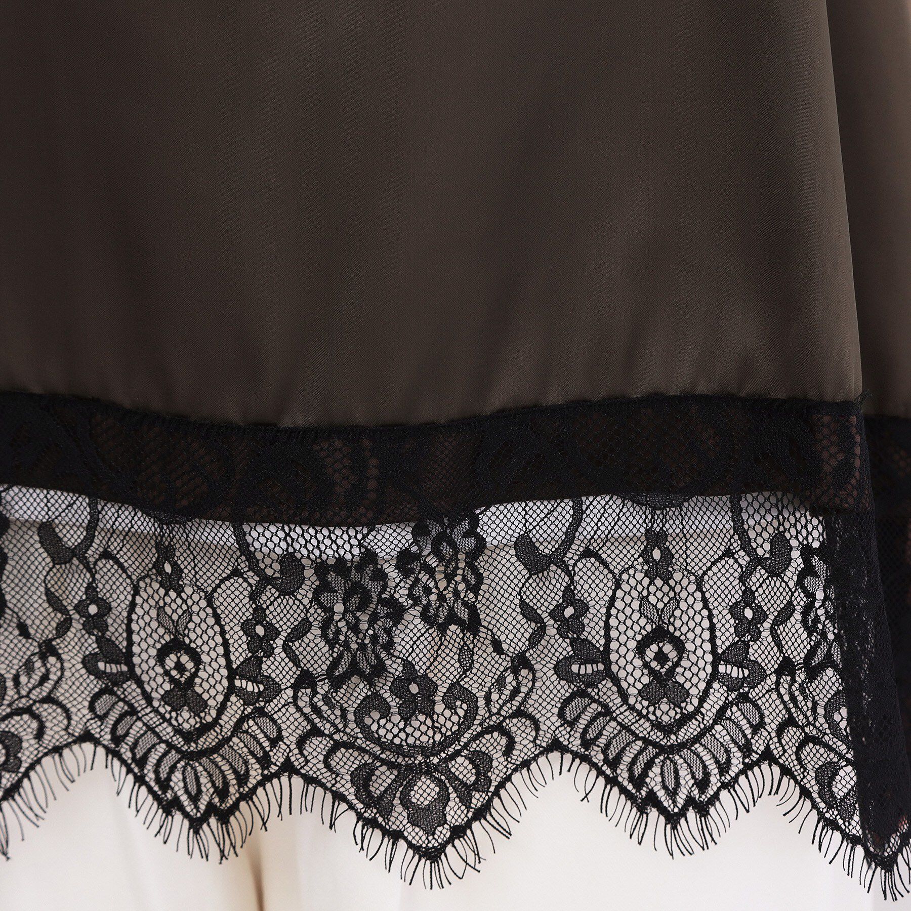 OPAQUE.CLIP「裾レースサテンキャミブラウス【洗濯機OK】」|キャミソール|