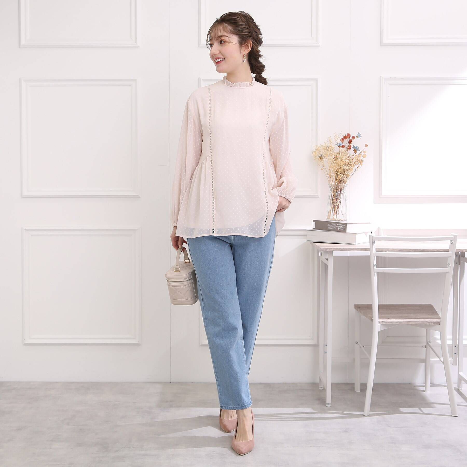 Couture broach「【大人可愛いデニムスタイル】リボン刺繍テーパードデニム」|デニム|