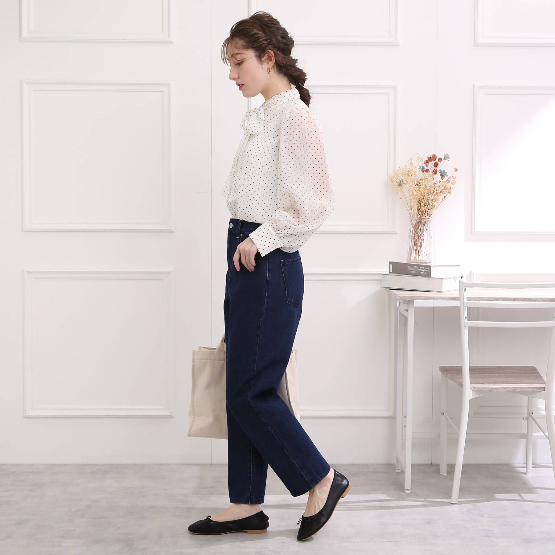 Couture broach「【大人可愛いデニムスタイル】リボン刺繍テーパードデニム」|デニム|