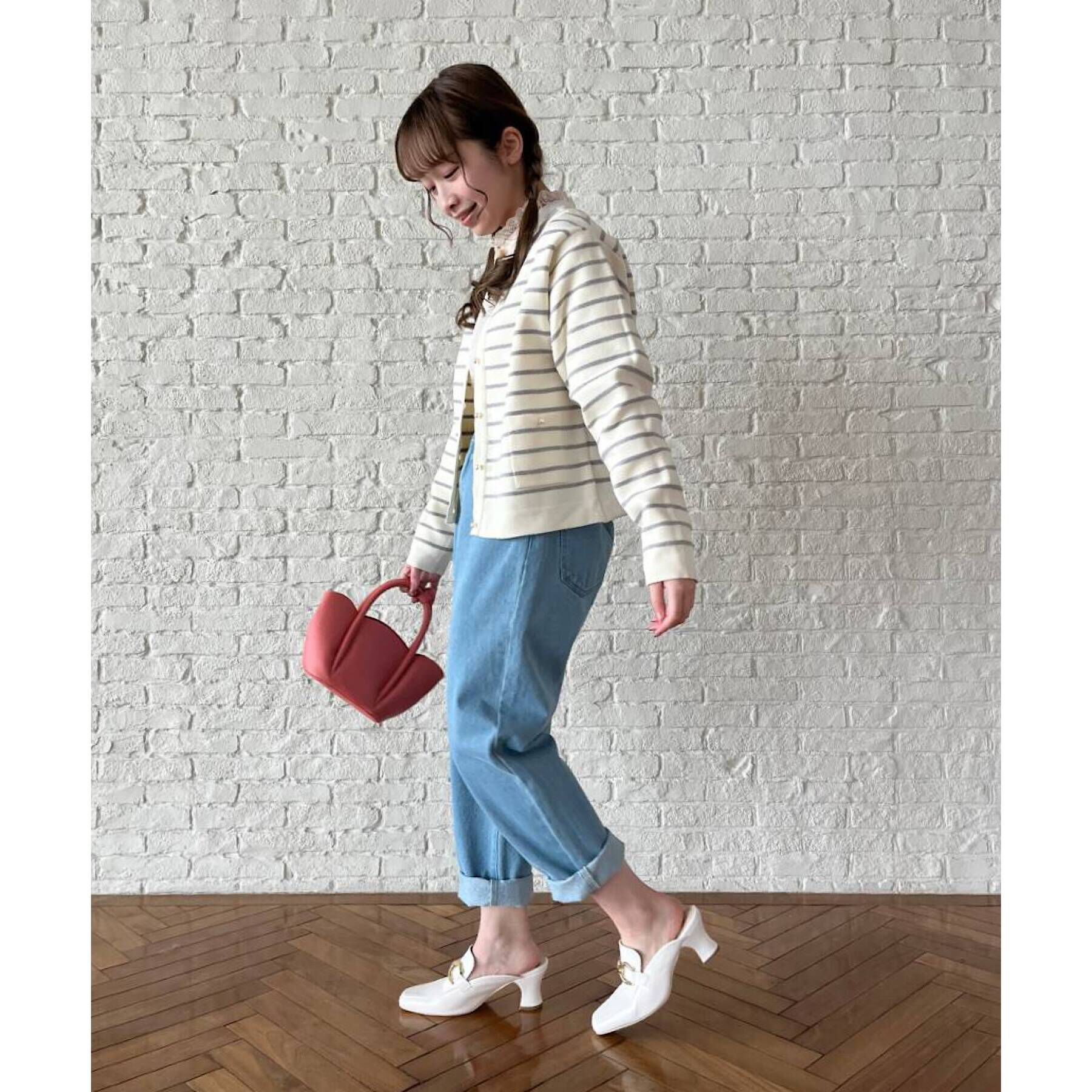 Couture broach「【大人可愛いデニムスタイル】リボン刺繍テーパードデニム」|デニム|