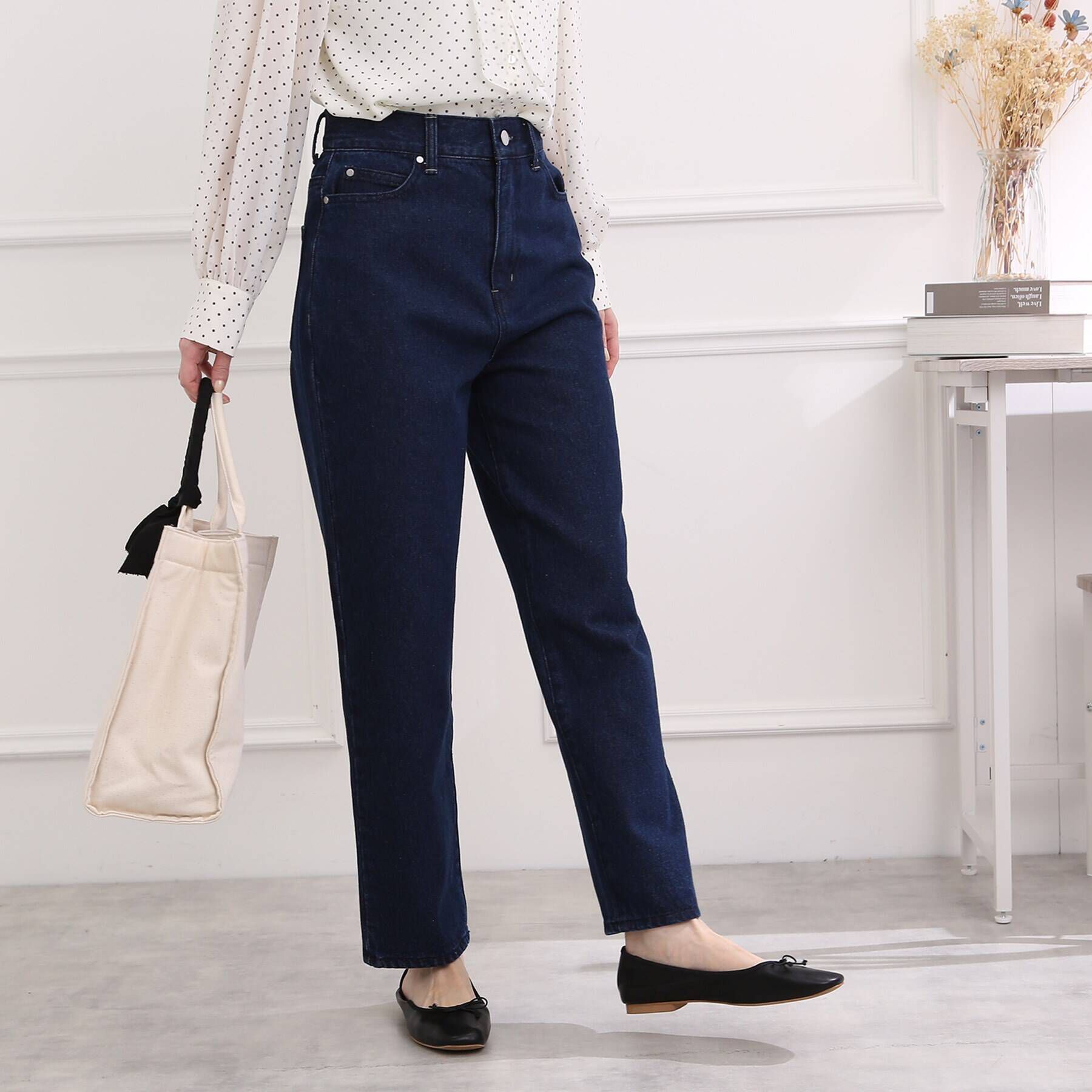 Couture broach「【大人可愛いデニムスタイル】リボン刺繍テーパードデニム」|デニム|ネイビー(093)