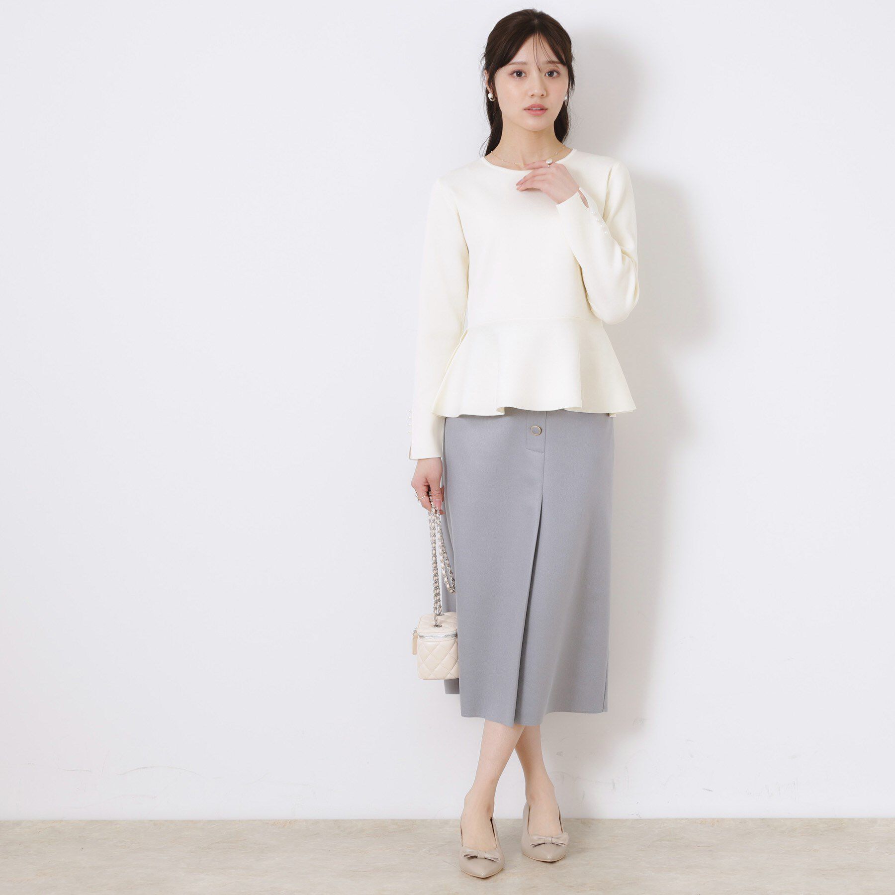 Couture broach「【大人可愛い・通勤】バックパール調ペプラムニット」|ニット・セーター|